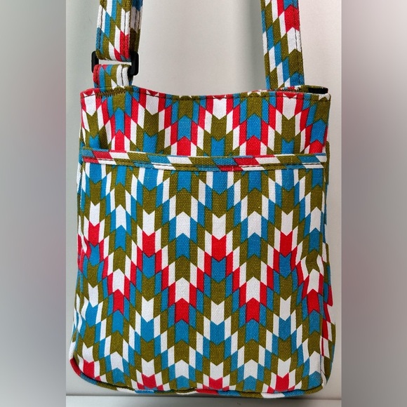 KAVU Keeper Bag Crossbody Pink Green Zig Zag Pattern EUC - Picture 3 of 8